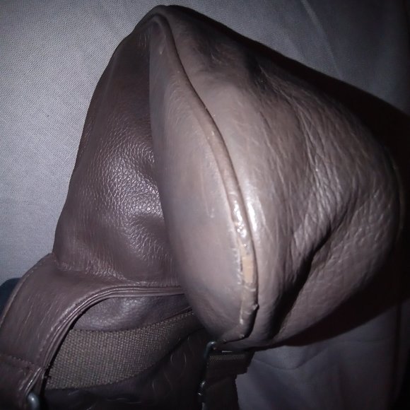 Grey Bench purse - Picture 6 of 13